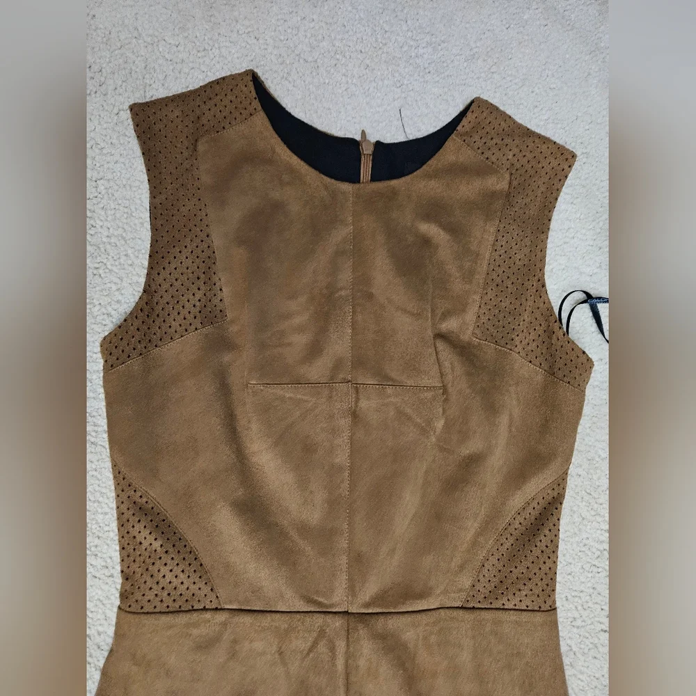 Dress - Picture 3 of 5